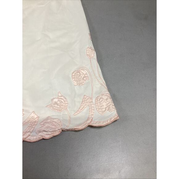 Odette Barsa Cream Colored Slip With Light Pink Embroidered Flowers - Medium - Picture 6 of 11